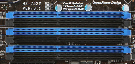 Triple Channel geheugen gebruiken aan de hand van gekleurde moederbord geheugensloten