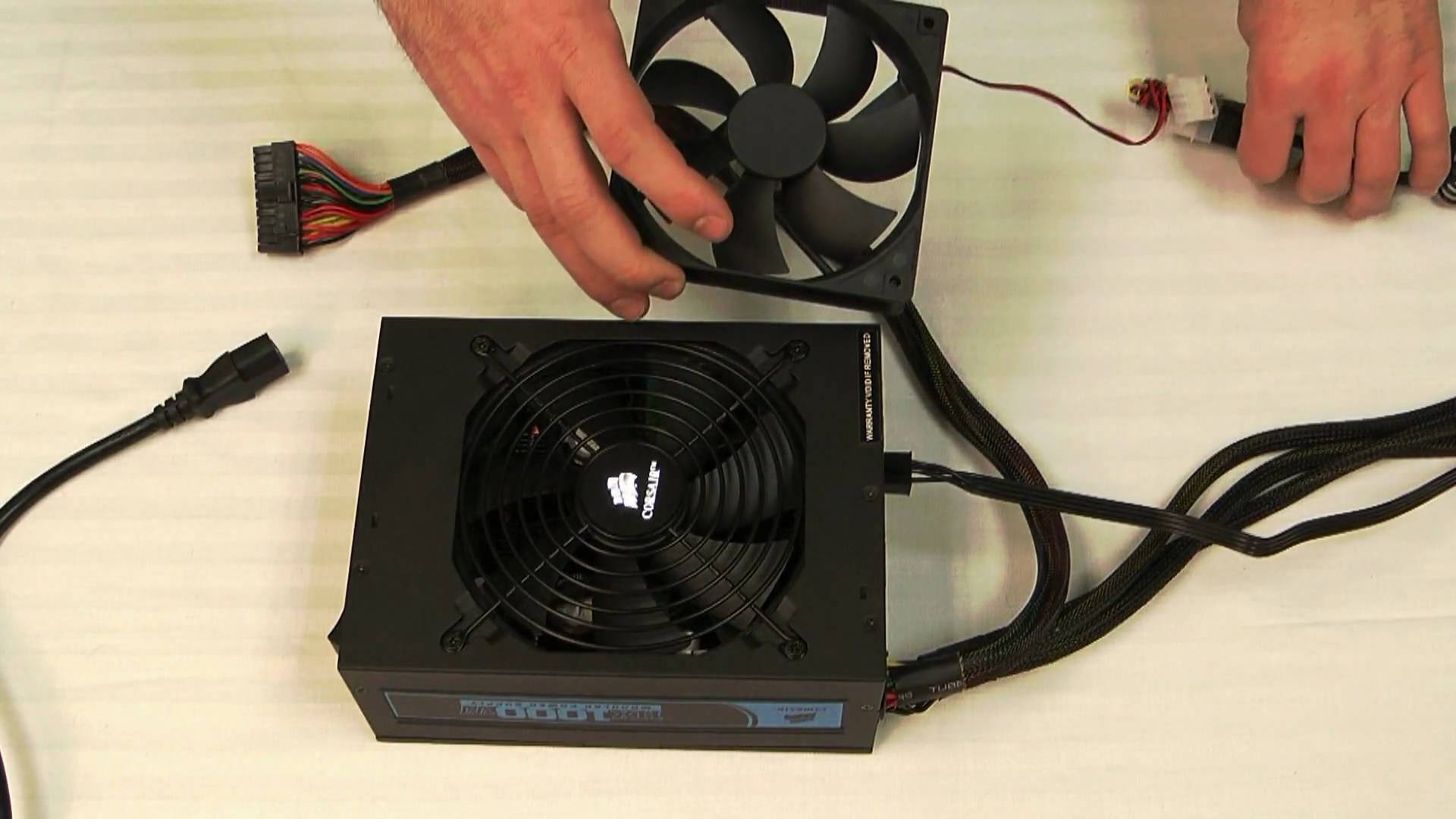 Крутятся кулеры не включается. Corsair gs700 Fan. Corsair cx550m. Corsair 8 Fan Tray. Corsair vs650.